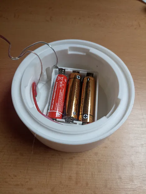 Đèn LED dùng 3 pin AA - Image 1