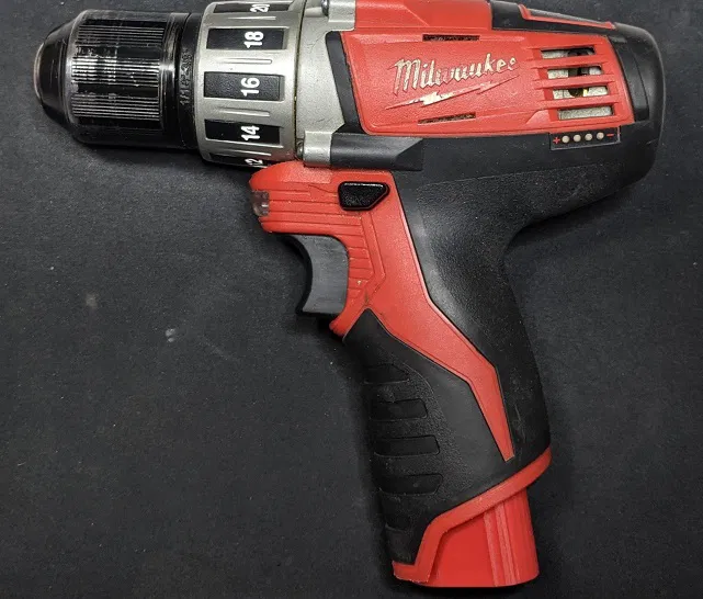Giá Đỡ Dụng Cụ Milwaukee M12 Làm Lại - Image 1