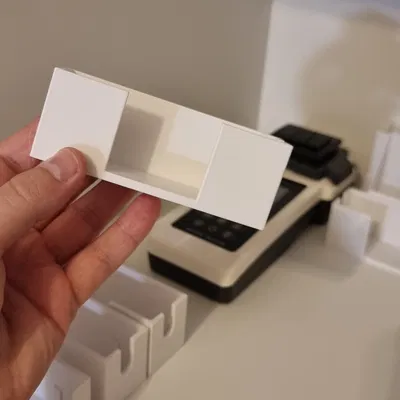 Giá Treo Tường Đèn Pin Đội Đầu LED Lenser