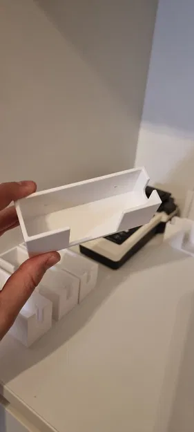 Giá Treo Tường Đèn Pin Đội Đầu LED Lenser - Image 4