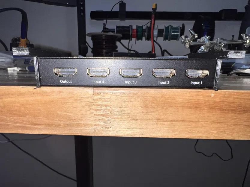 Giá đỡ gắn Bộ chuyển đổi HDMI StarTech VS421HD20 - Image 4