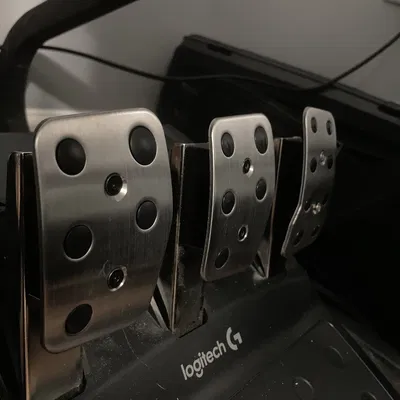 Tấm độn bàn đạp ga Logitech G923
