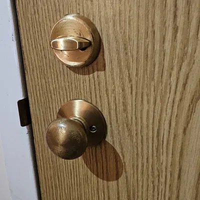 Thiết bị Chặn Chốt Khóa Đơn Giản