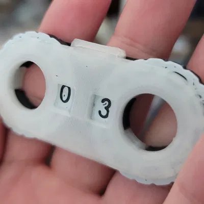 Kẹp Đánh Dấu Xoay Trên Mặt Bàn