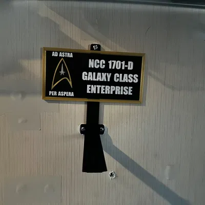 Giá treo tường tàu Enterprise D