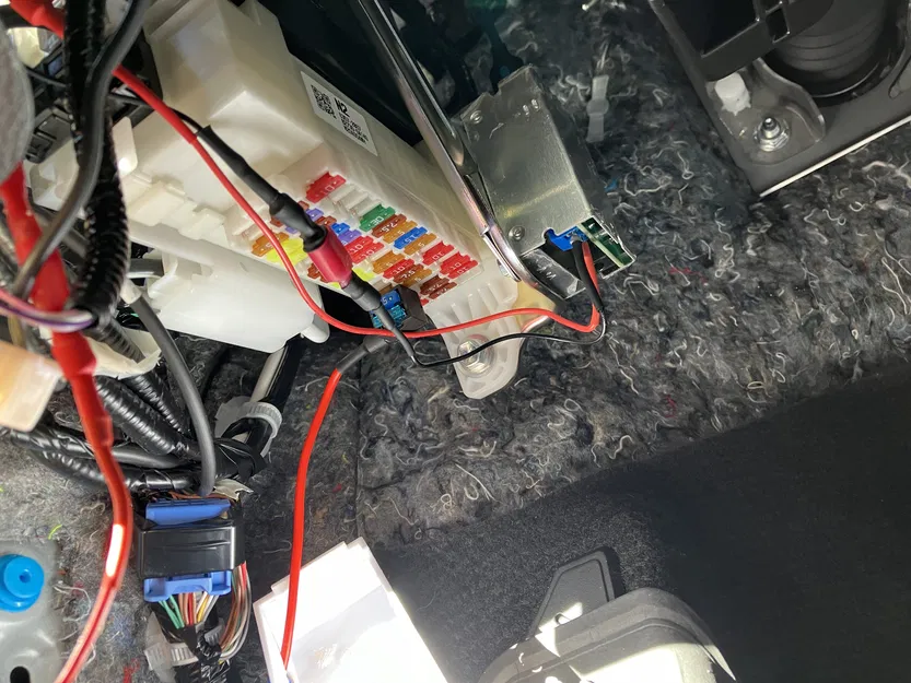 Nắp Hộp Cầu Chì Phân Phối Nguồn Toyota Corolla Cross Hybrid Mở Rộng - Image 6