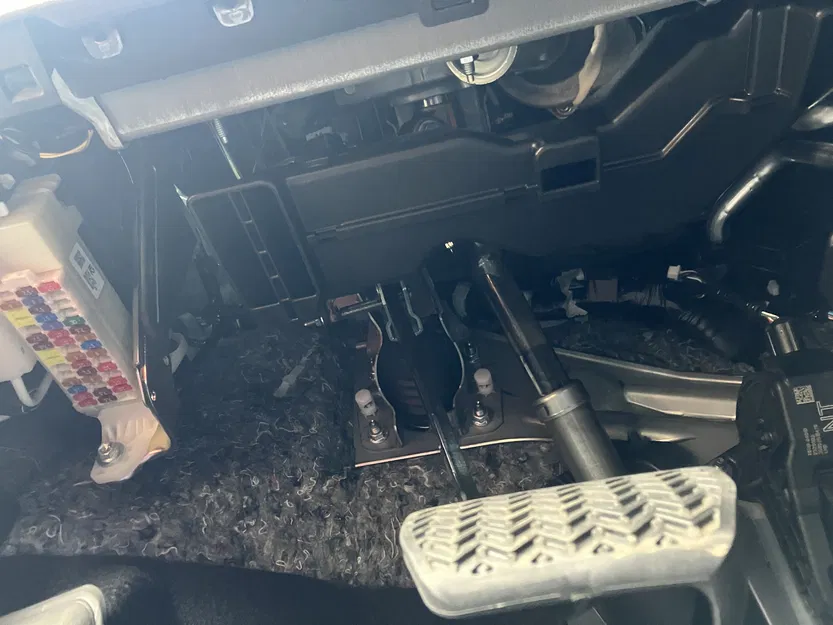 Nắp Hộp Cầu Chì Phân Phối Nguồn Toyota Corolla Cross Hybrid Mở Rộng - Image 9