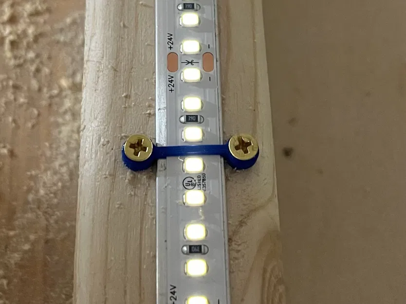 Kẹp Giữ Đèn LED Strip Cho Tản Nhiệt Nhôm - Image 1