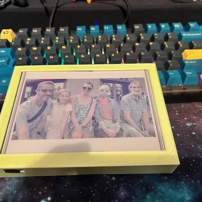 Khung Ảnh 7 Màu 5.65" Waveshare với Pi Zero