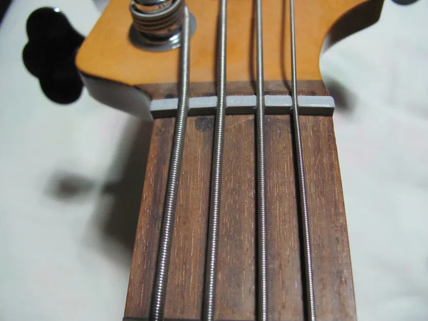 Nut đàn Bass Guitar kiểu Jazz - Image 1