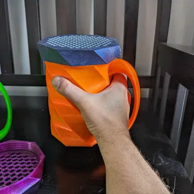 Bình rắc muối/chất làm tan băng trên đường