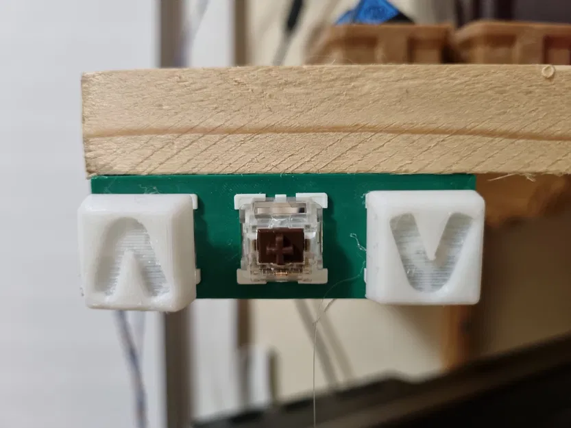 Giá đỡ công tắc bàn phím cơ 3 nút - Image 1