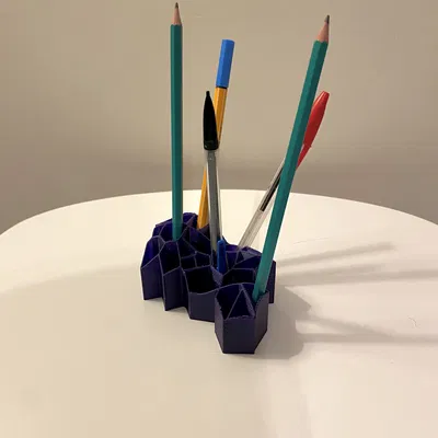 Chân cắm bút Voronoi