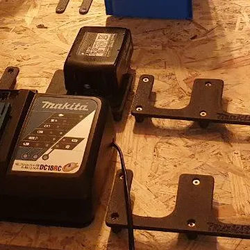 Khung Đỡ Cho Sạc Đơn MAKITA 18V