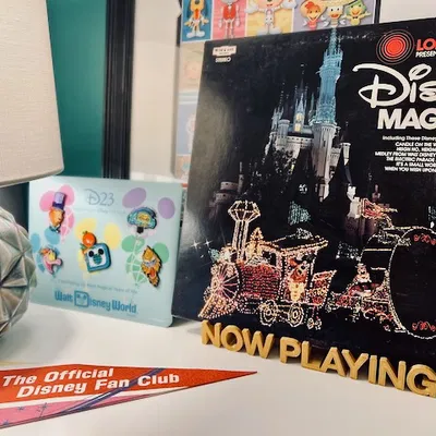 Giá đỡ đĩa than 'Now Playing'