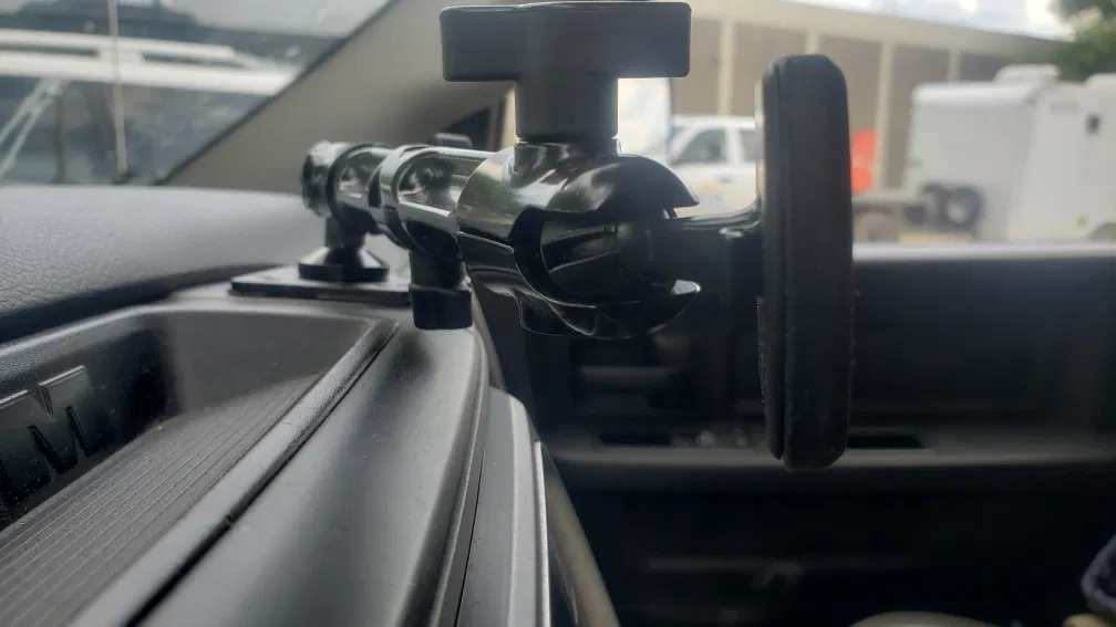 Adapter Bi Gắn iBOLT Arm Với Scosche MagicMount - Image 1