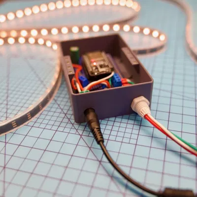 Hộp đựng WLED + ESP32 có nắp nam châm