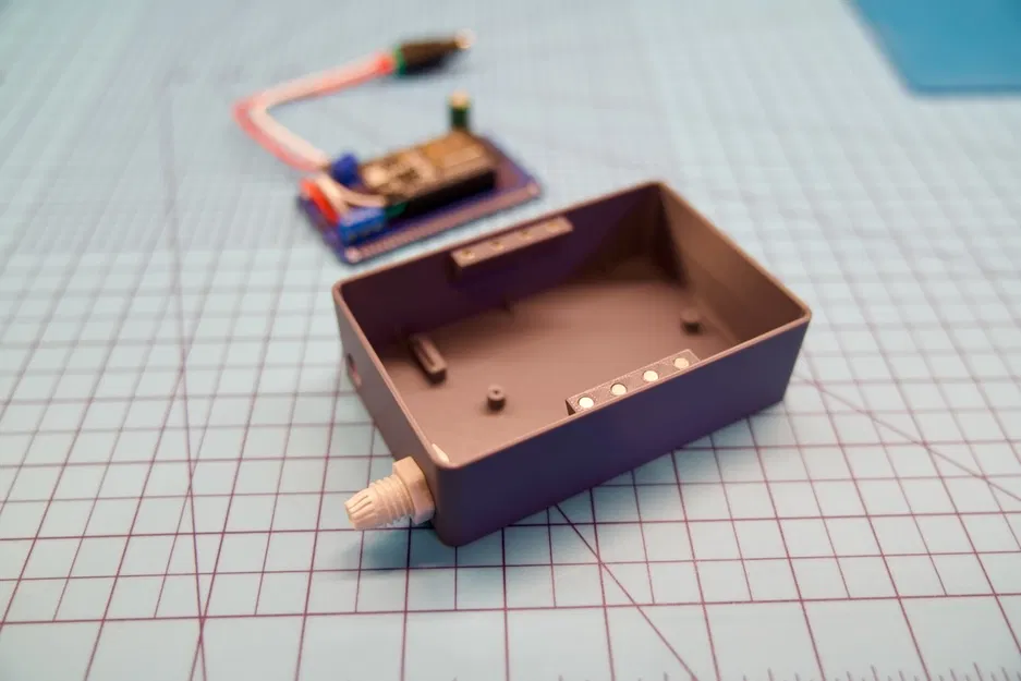 Hộp đựng WLED + ESP32 có nắp nam châm - Image 4