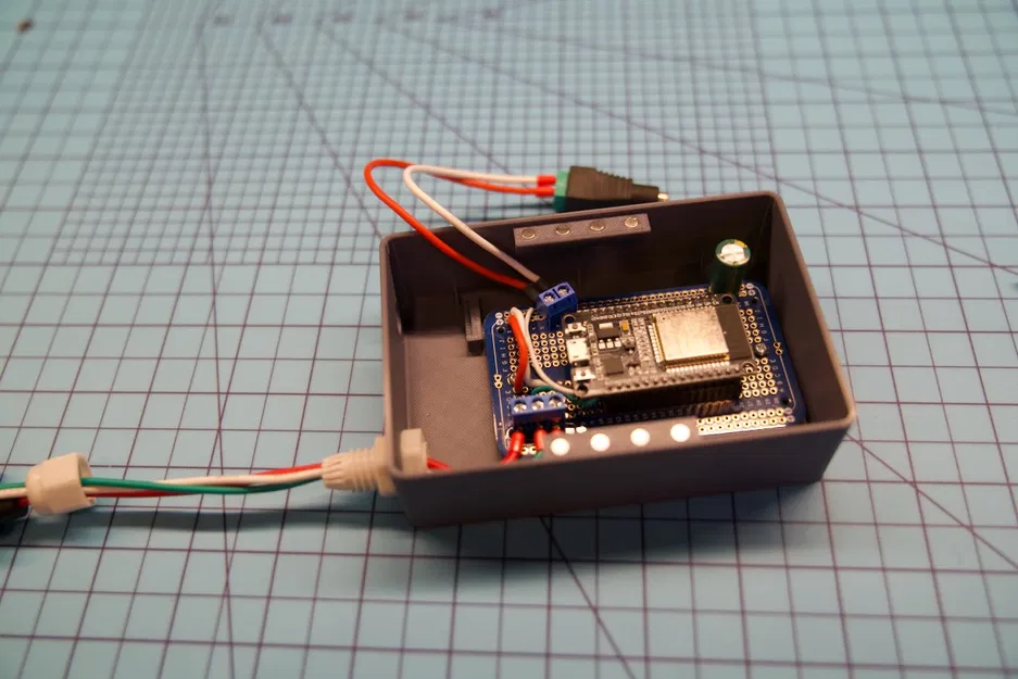 Hộp đựng WLED + ESP32 có nắp nam châm - Image 5