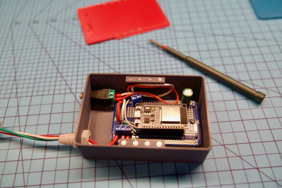 Hộp đựng WLED + ESP32 có nắp nam châm - Image 6