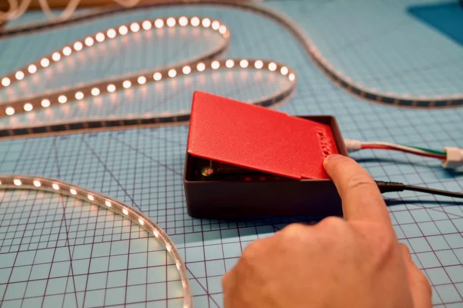 Hộp đựng WLED + ESP32 có nắp nam châm - Image 7