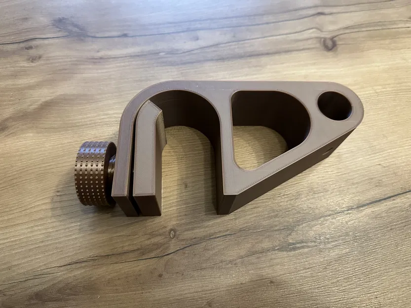 Giá phơi đồ/sào phơi gắn tay vịn cầu thang - Image 1