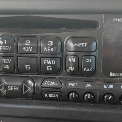 Núm Radio, Xe tải & Van Chevrolet GM 1995-2005