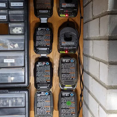 Giá Đỡ Pin Ryobi