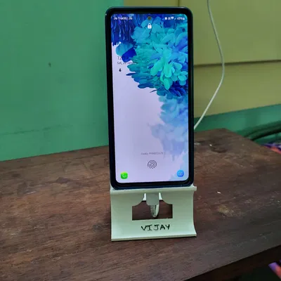 Giá Đỡ Điện Thoại Có Khắc Tên