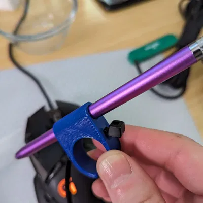 Khuôn kẹp bút cảm ứng gắn ghi đông xe