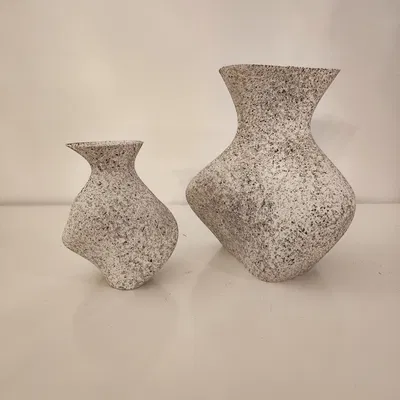 Bình Hoa Trừu Tượng Nhỏ