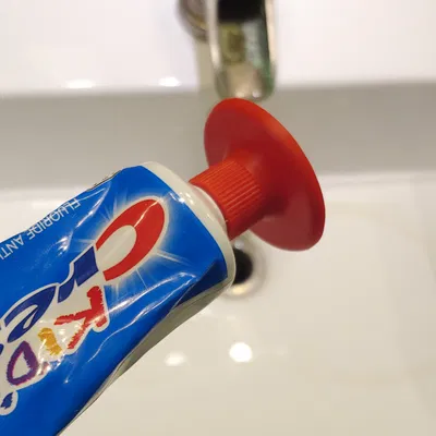 Nắp Tuýp Kem Đánh Răng Kèm Đế