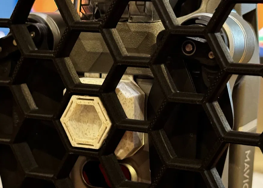 Giá treo tường HSW cho drone DJI Mavic Pro 2 - Image 2