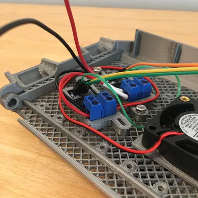 Mod quạt Sovol SV06/Plus có Nắp MOSFET cho Hộp điều khiển