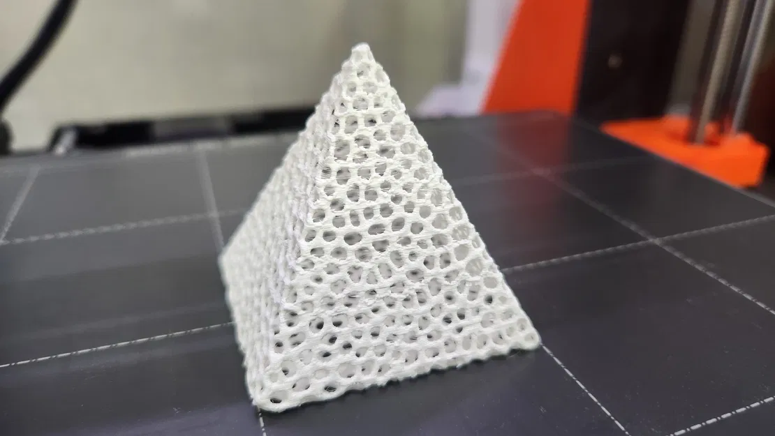 Kim Tự Tháp Voronoi - Image 1