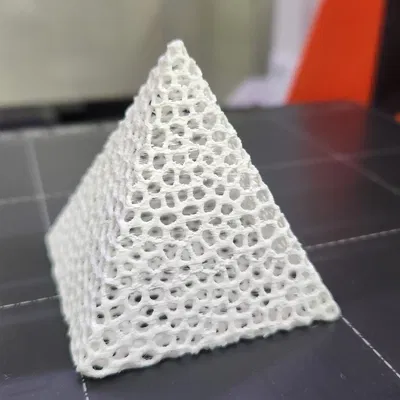 Kim Tự Tháp Voronoi