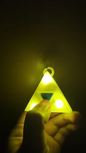 Móc khóa Triforce (có đèn LED) - Image 2