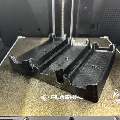 Khay/Giá treo tường ba ngăn cho hộp mẫu sợi nhựa