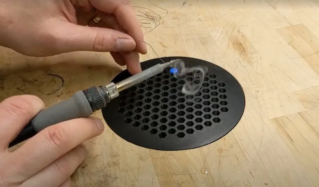 Máy hút khói hàn thổi xuống - Image 1