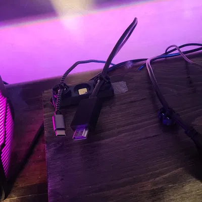 Chặn Cáp Bàn Làm Việc