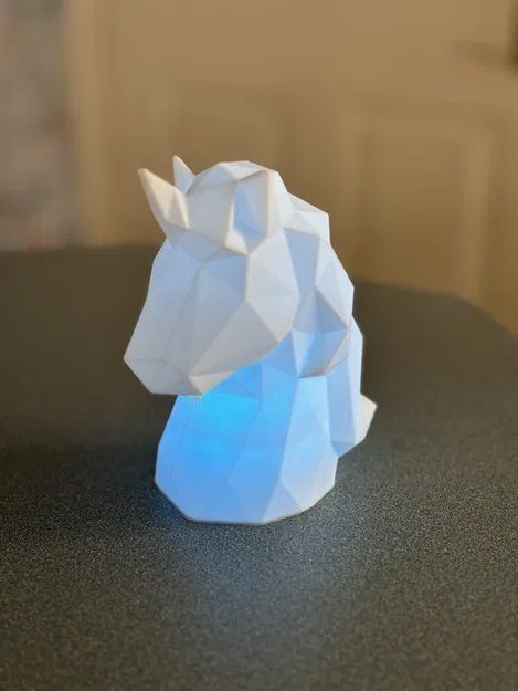 Kỳ Lân Low Poly Có Lỗ Cắm Đèn - Image 1