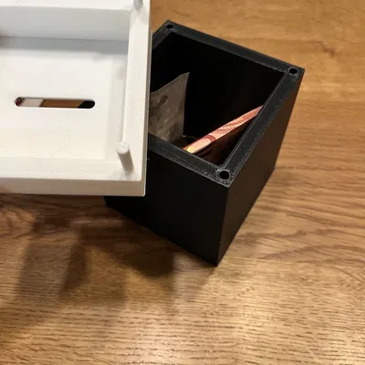 Hộp Đựng Tiền "Geld Box"