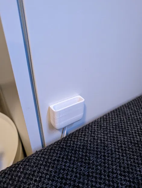 Giá đỡ treo tường UnfoldedCircle Remote Two - Image 3