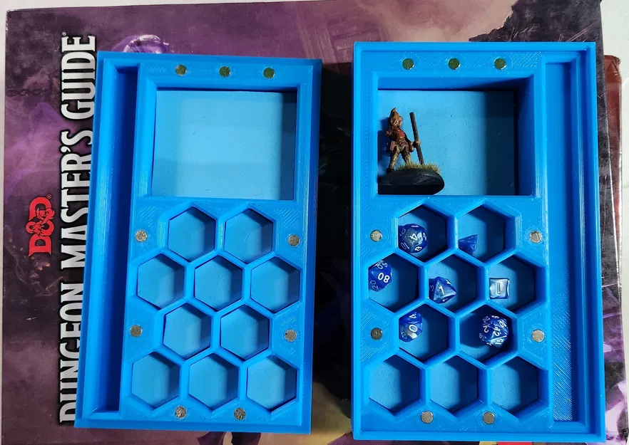 Hộp Đựng Xúc Xắc + Đế Mini & Chỗ Cắm Bút (Remix từ smrogers91) - Image 1