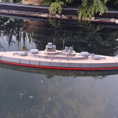 Chiến hạm nhỏ chìm được