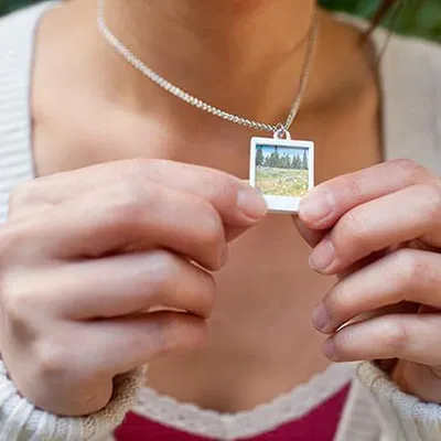 Mặt Dây Chuyền/Móc Khóa Ảnh Polaroid Tức Thời