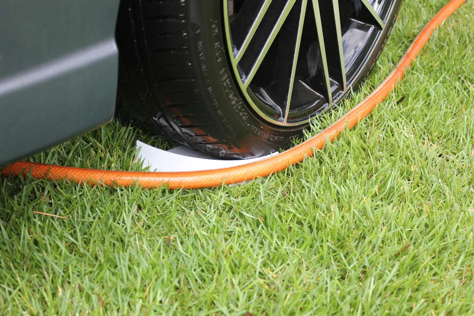 Dẫn Hướng Dây Vòi Rửa Xe - Image 3