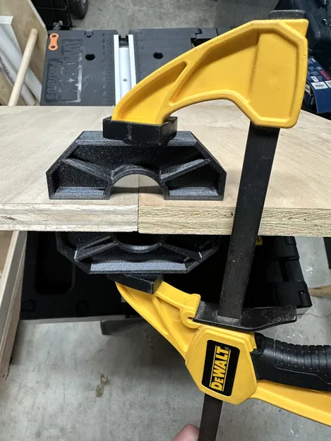 Khuôn Kẹp Mộng Gỗ - Image 1