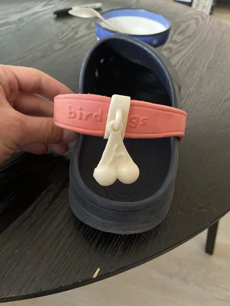 Chuột Túi Crocs Gắn Giày - Image 1