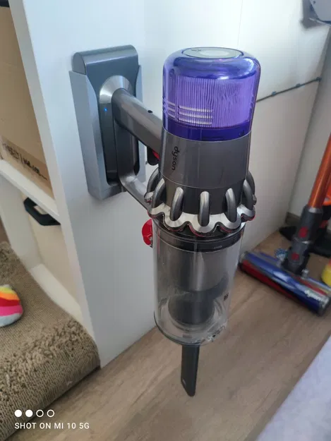 Giá treo tường cho Dyson V11/V15 - Image 1